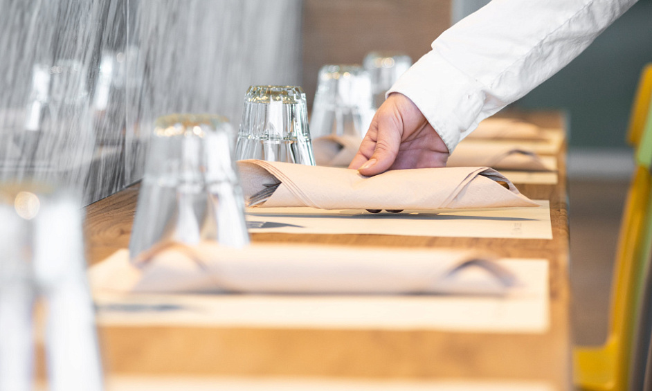 Turnkey restaurant lease in Haggerston London with 40 covers and low rent available for sale 1