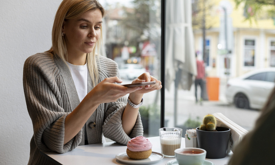 Independent Café for Sale in Yate Gloucestershire - Larkrise Café 1 Independent Café for Sale in Yate Gloucestershire - Larkrise Café 1