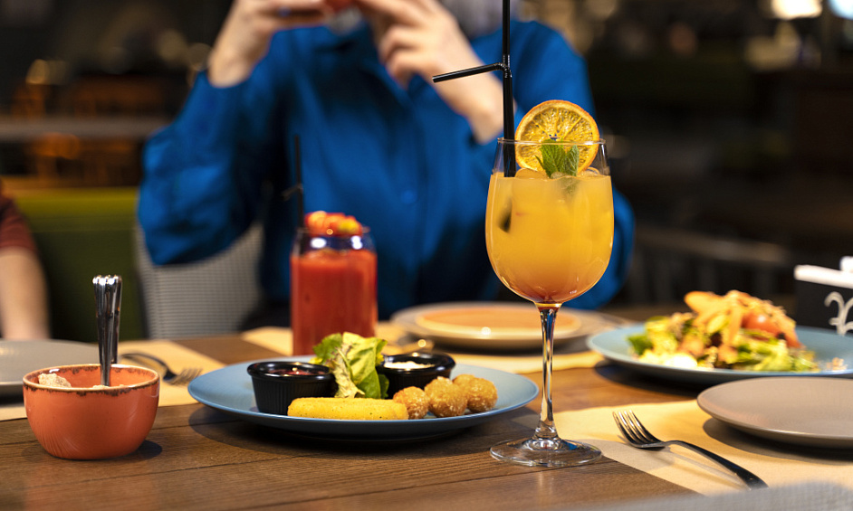 Restaurant and bar for sale in Edinburgh with flexible venue for events and catering 1