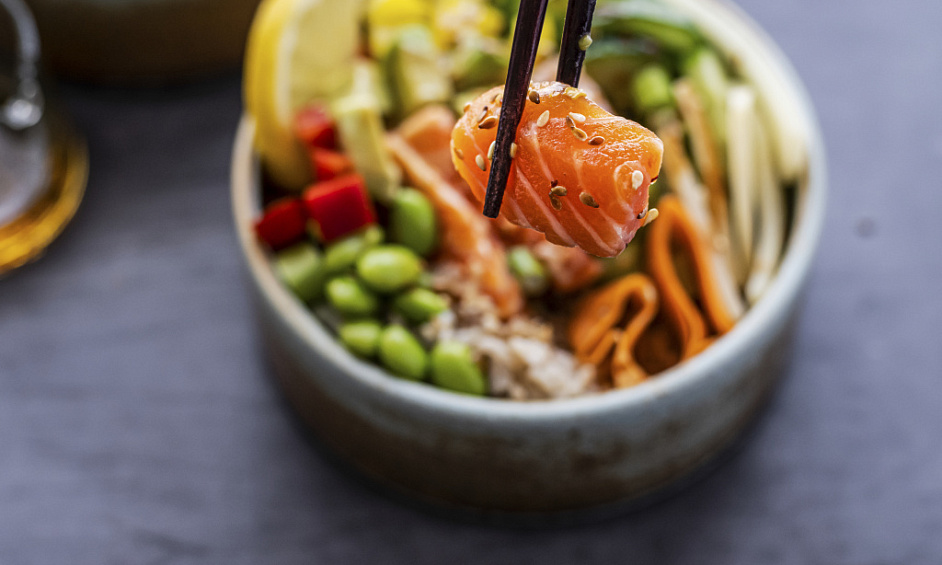 Trendy Poke Bowl Restaurant with Modern Equipment for Sale in Belfast, Lease Extendable 1